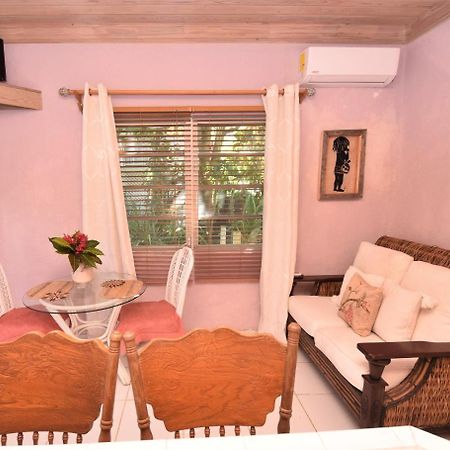 The Sugar Apple Lodging Dunmore Town المظهر الخارجي الصورة