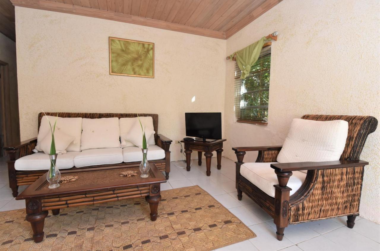 The Sugar Apple Lodging Dunmore Town المظهر الخارجي الصورة