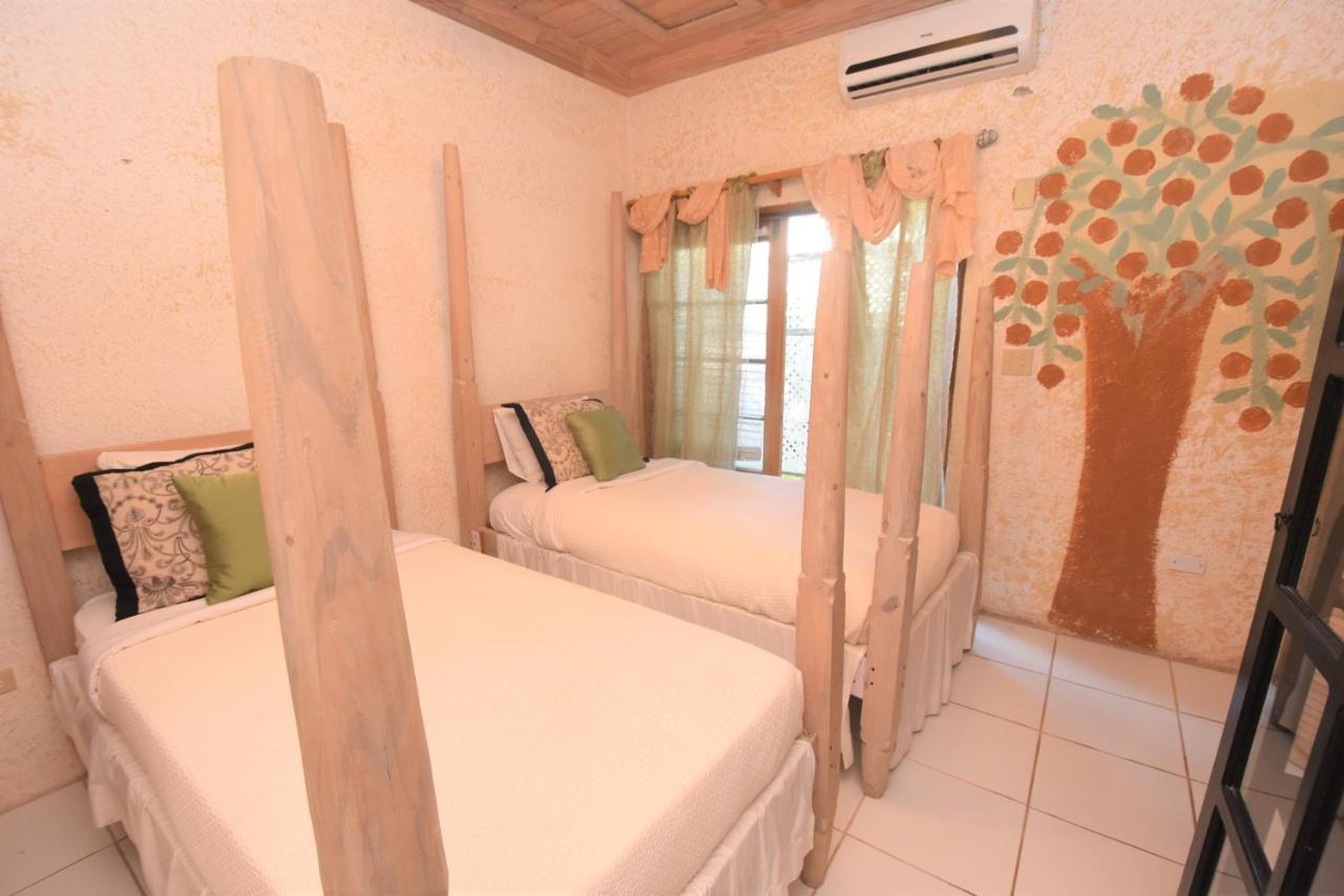 The Sugar Apple Lodging Dunmore Town المظهر الخارجي الصورة