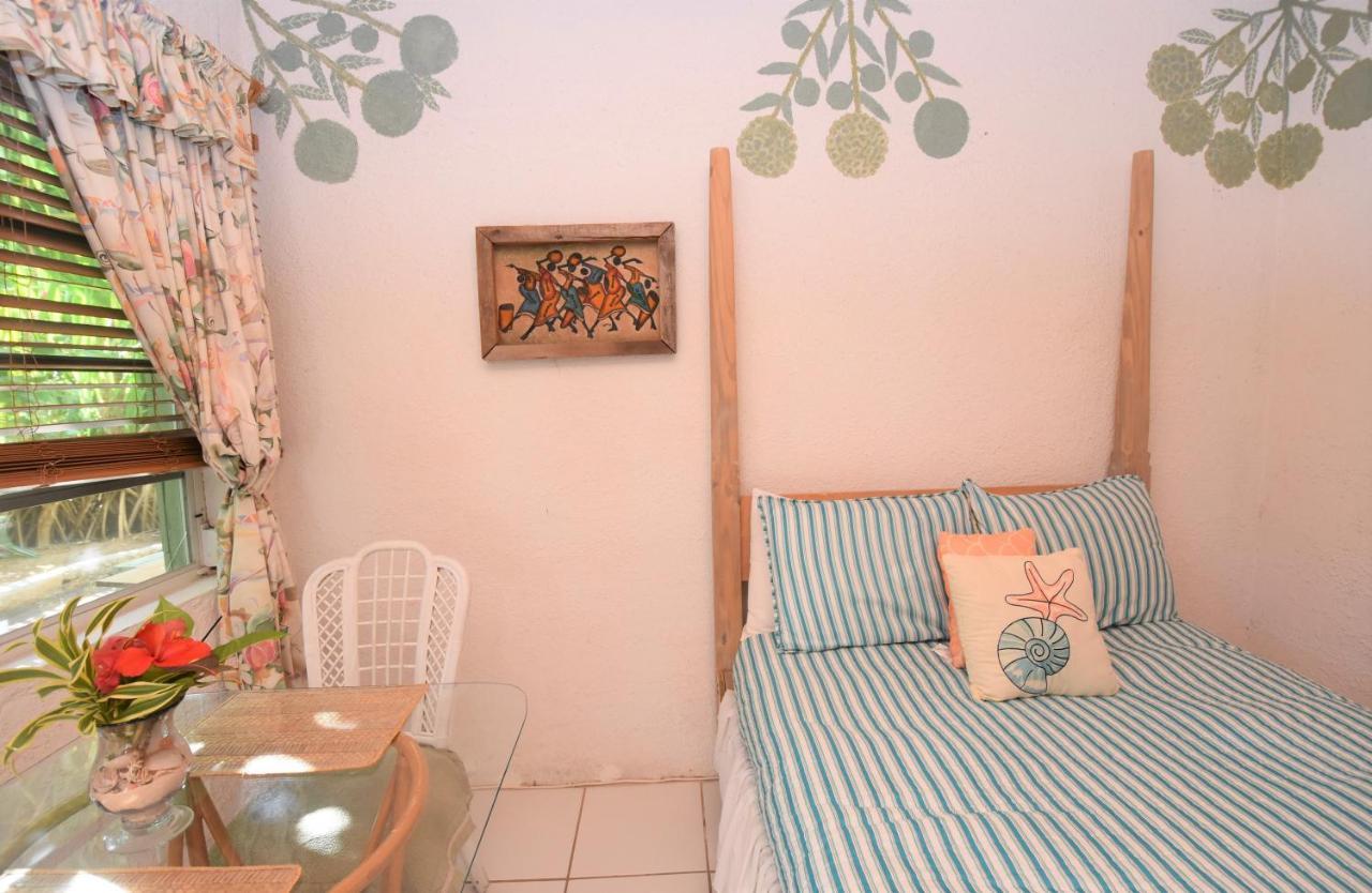The Sugar Apple Lodging Dunmore Town المظهر الخارجي الصورة