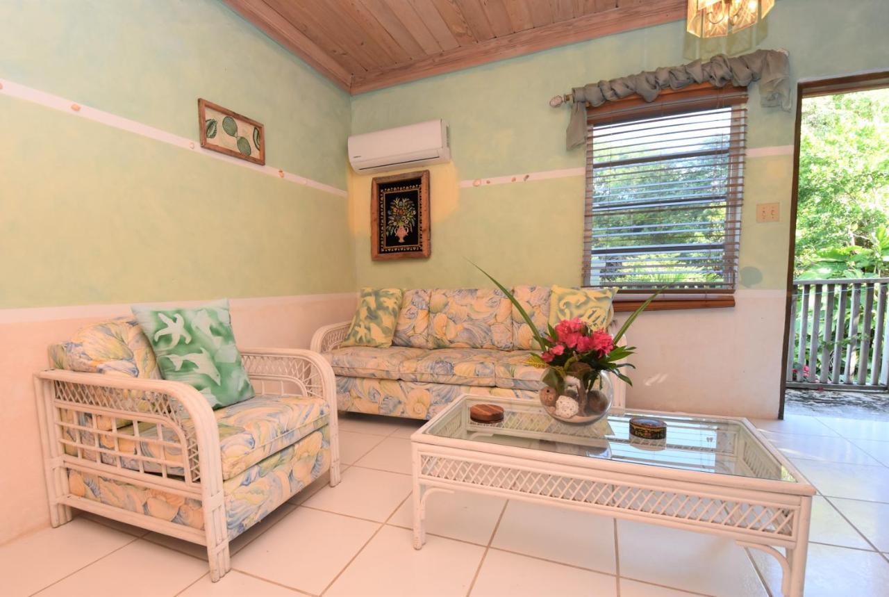 The Sugar Apple Lodging Dunmore Town المظهر الخارجي الصورة