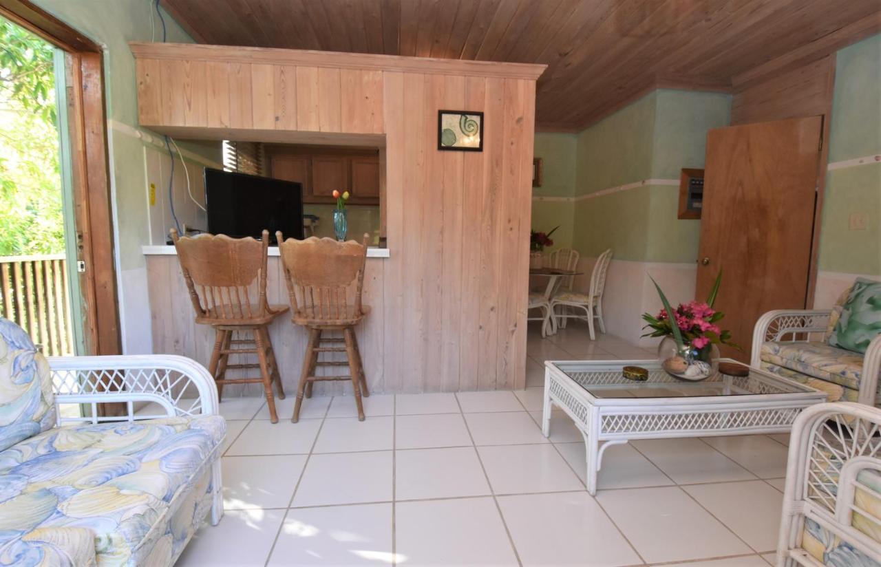 The Sugar Apple Lodging Dunmore Town المظهر الخارجي الصورة