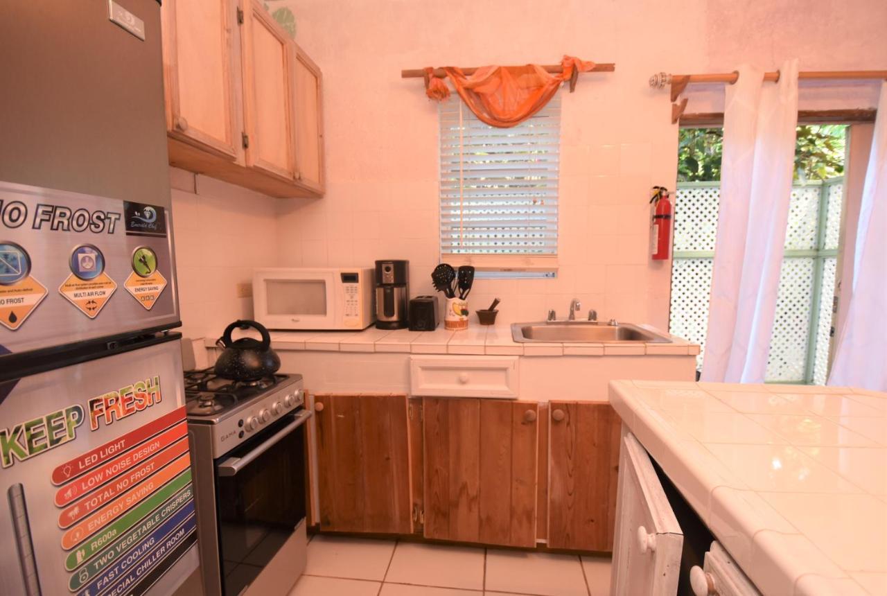 The Sugar Apple Lodging Dunmore Town المظهر الخارجي الصورة